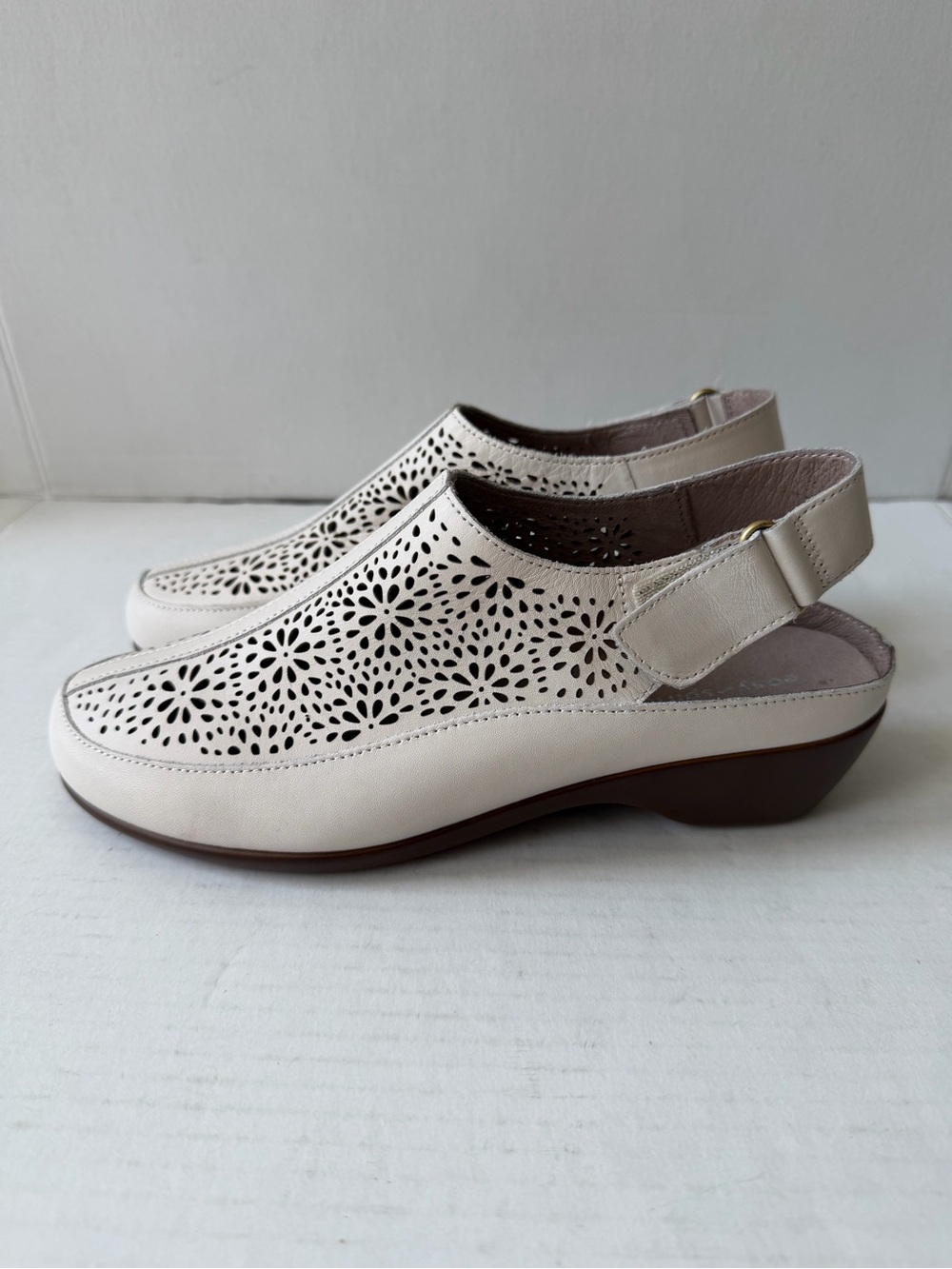 Easy Spirit Cream Laser-Cut Slingback Clogs